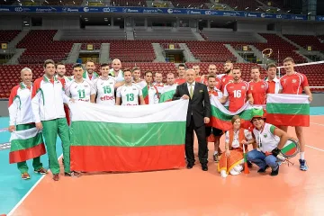 Кралев призова феновете в залата