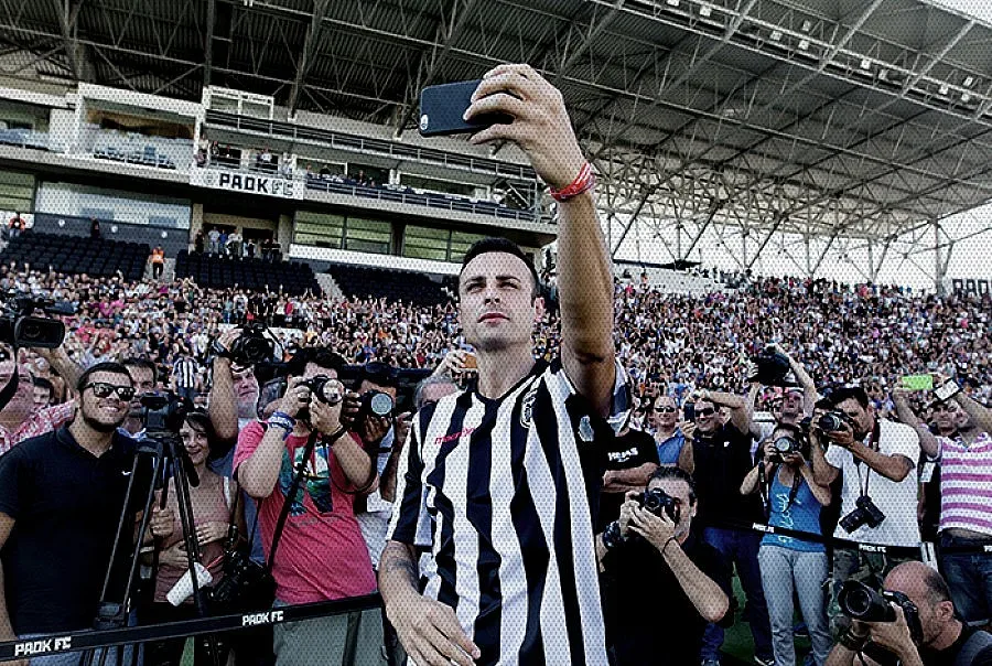 Фен се ожени с фланелка на Бербатов