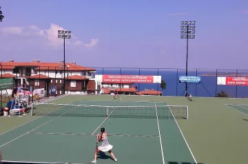 Аршинкова и Ванева бият на "Santa Marina Open"