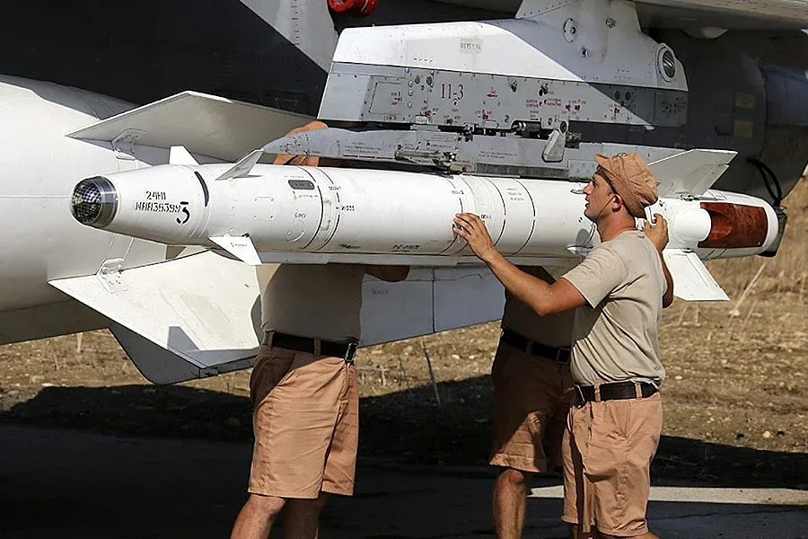 Русия удари ИД и от море, рожденикът Путин доволен