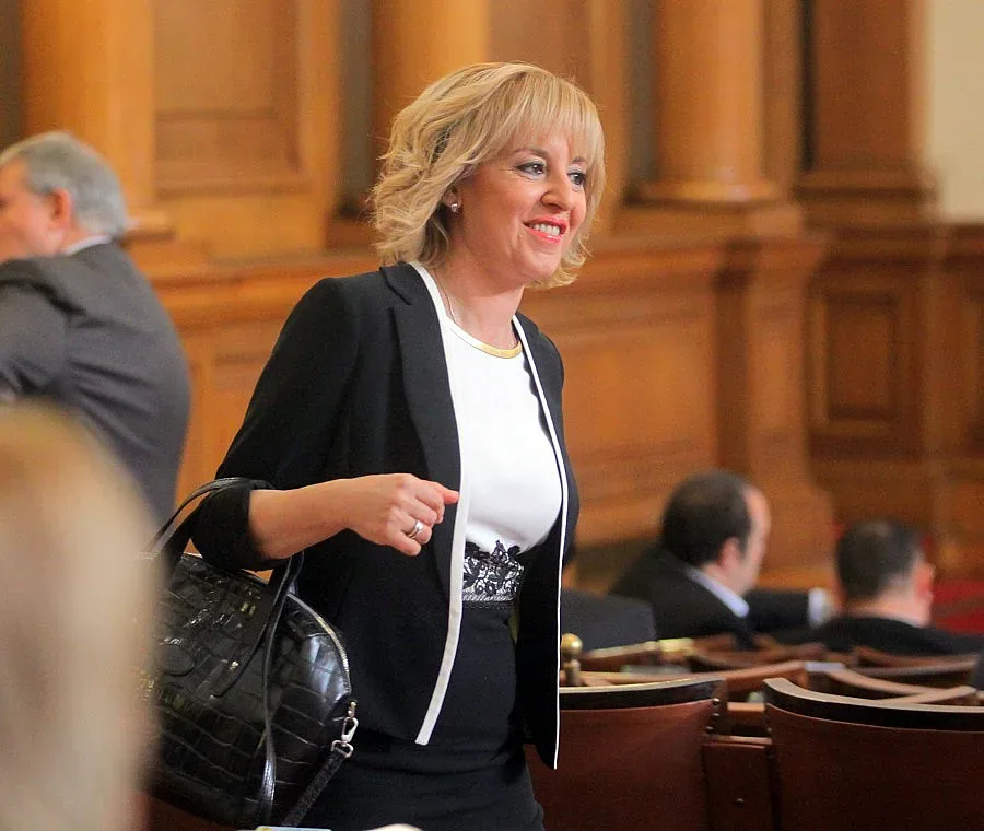 Мая Манолова полага клетва в НС като омбудсман