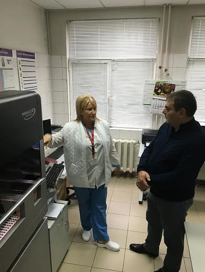 Подвижна лаборатория за даряване на кръв прави Папазов