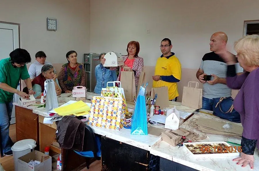 Донка Бикова се срещна с хора в неравностойно положение в Пирдоп