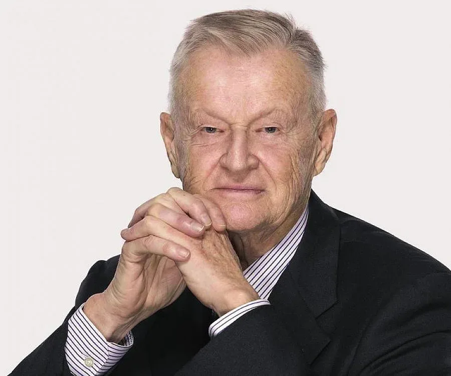 Москва да работи с Вашингтон, а не срещу него