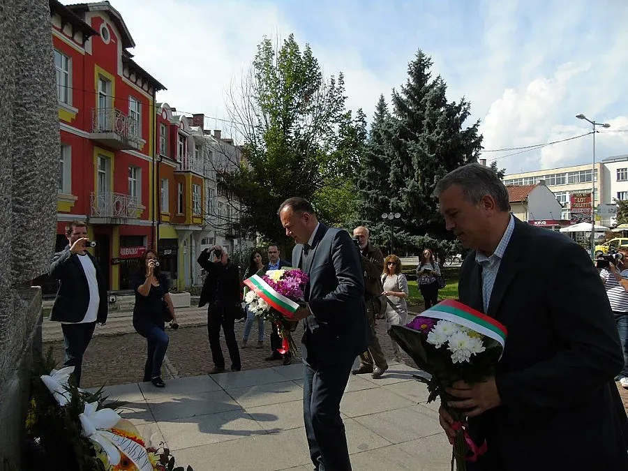 Миков: Залагаме на почтеността в предизборната си кампания