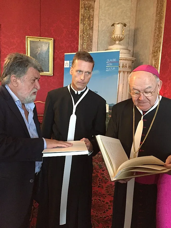 Манастир в Австрия отваря зали за българското изкуство