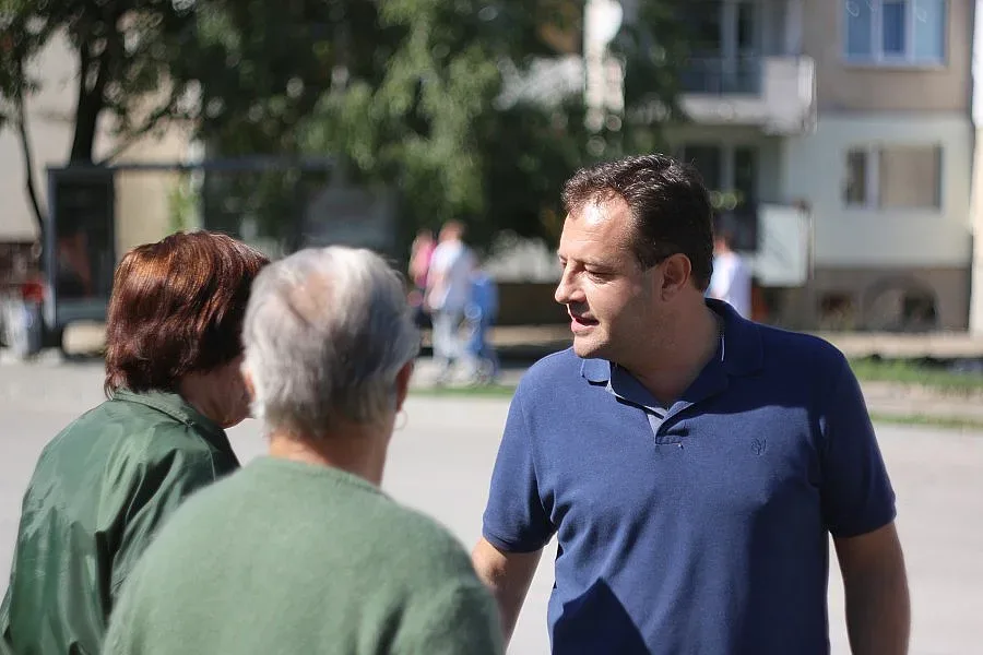 Великотърновци поздравиха Даниел Панов за обновяването на квартал „Бузлуджа"