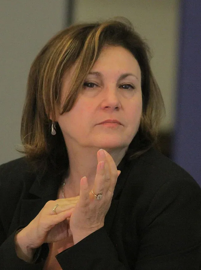 Бъчварова иска още 21 млн. за МВР