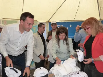 ГЕРБ откри предизборната си шатра в Бургас