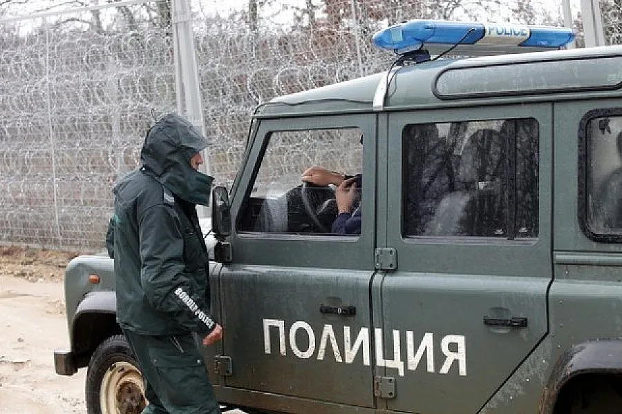 Граничен полицай печели от канабис