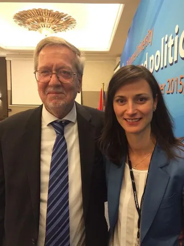 Мария Габриел и Антонио Таяни на кръгла маса за сигурността в Средиземноморието 