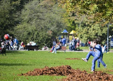 Слънчево и топло