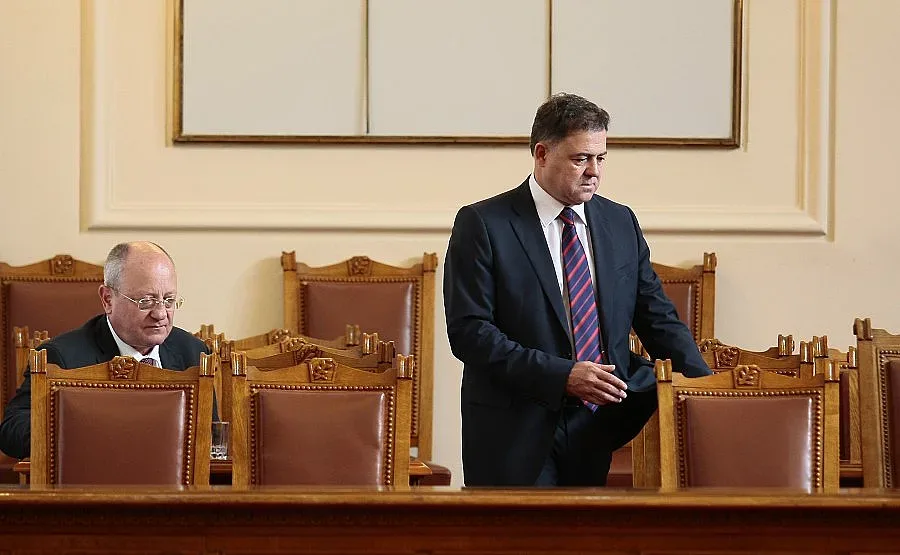 Ненчев: Финализираме договора за изтребителите до дни