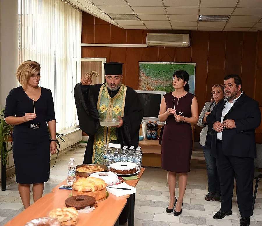 Кандидатите на ГЕРБ дариха средства за храм в с. Гара Елин Пелин