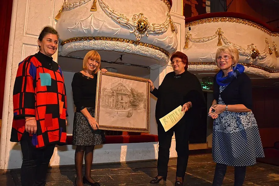 Анелия Клисарова поздрави варненски творци в Деня на музиката