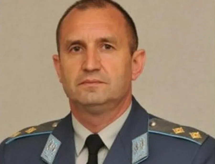 Борисов накара генерал-майор Радев да оттегли оставката