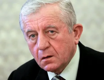 Михов: Неприемливо е да ни охраняват от чужди сили