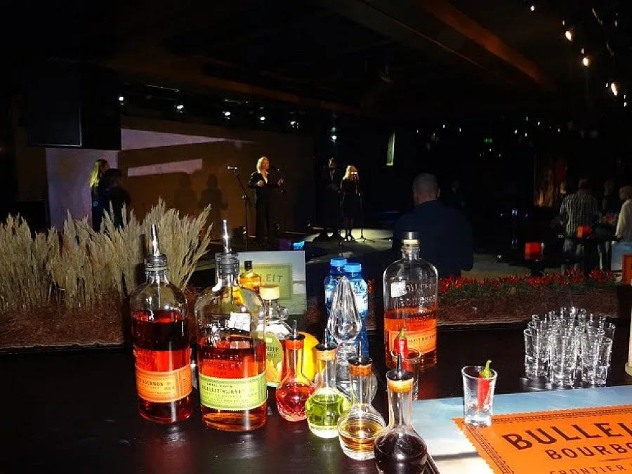 US дипломат в бърбън дилема