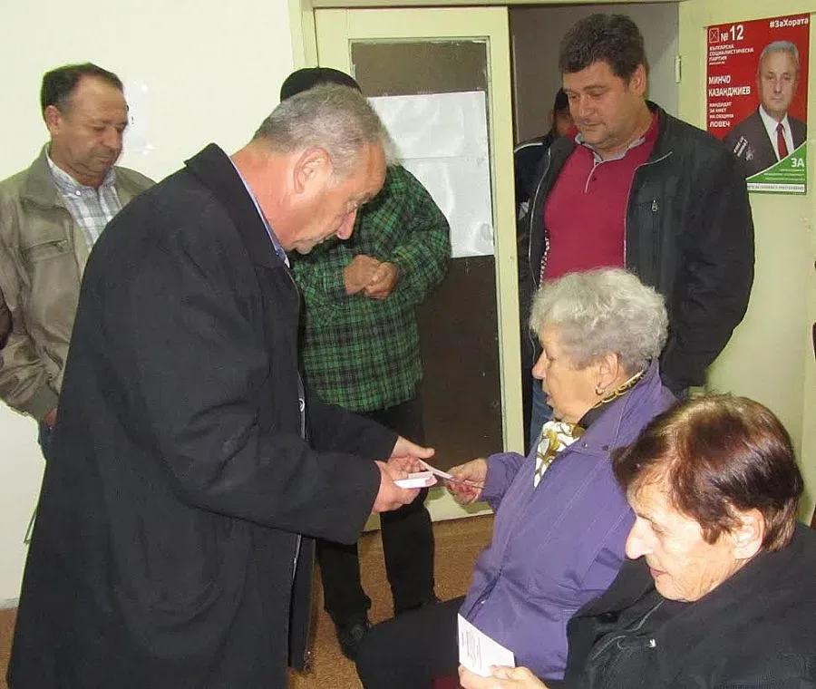 Ремонт на улици и проект за архитектурен резерват, обеща Минчо Казанджиев