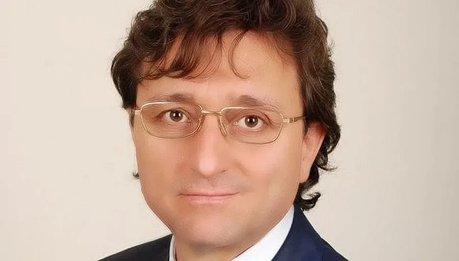 Бизнесът да се върне в средното образование, призова д-р Стефан Шишков