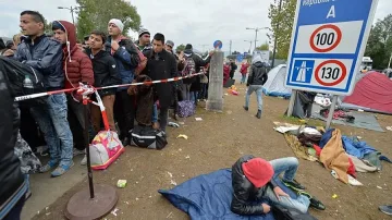 Австрия плаши със затваряне на границата