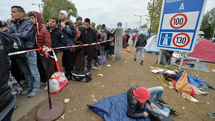 Австрия плаши със затваряне на границата