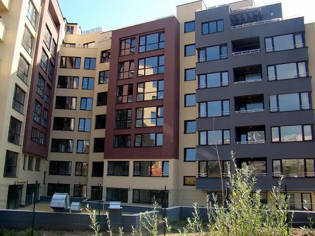 Експерти се произнесоха! След приемането на еврото жилищата ще...