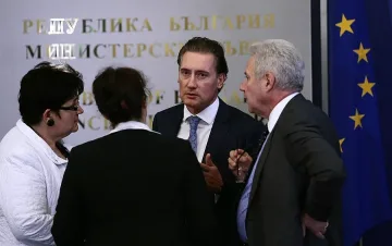 Само автомобили и имоти с ограничение на данъчен кредит
