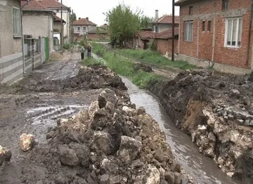 Водата заля и Белозем