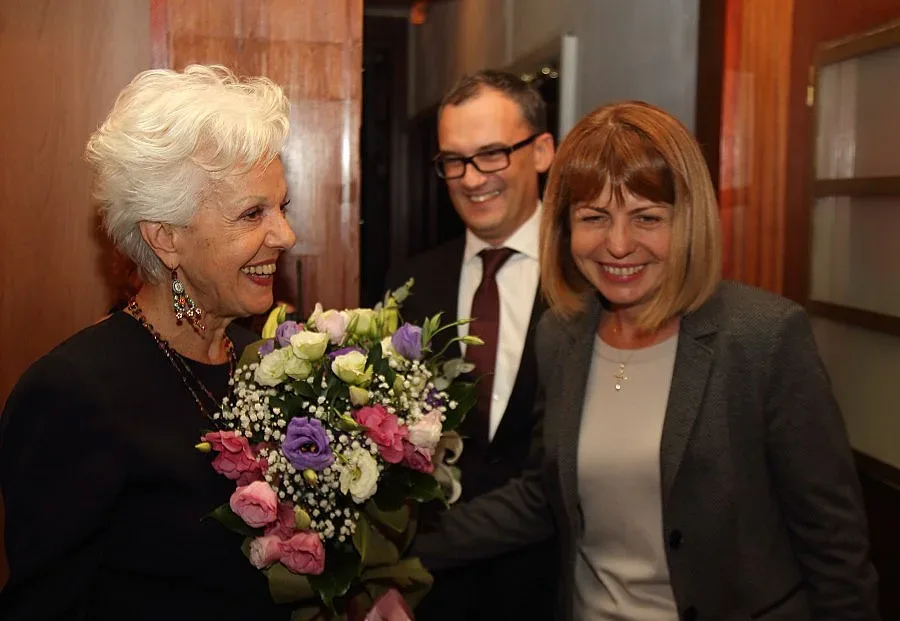 Кабаиванска поздрави Фандъкова