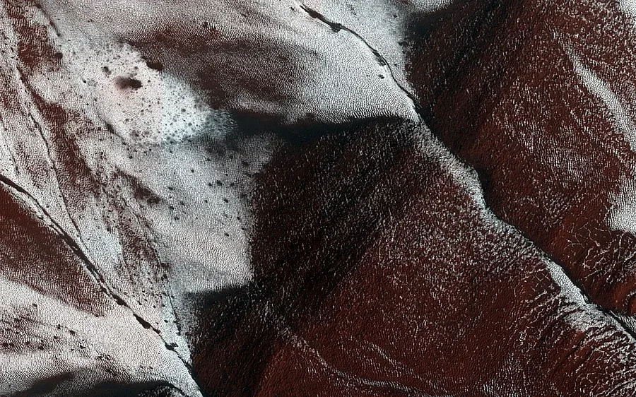 НАСА откри солена вода на Марс (ОБЗОР)