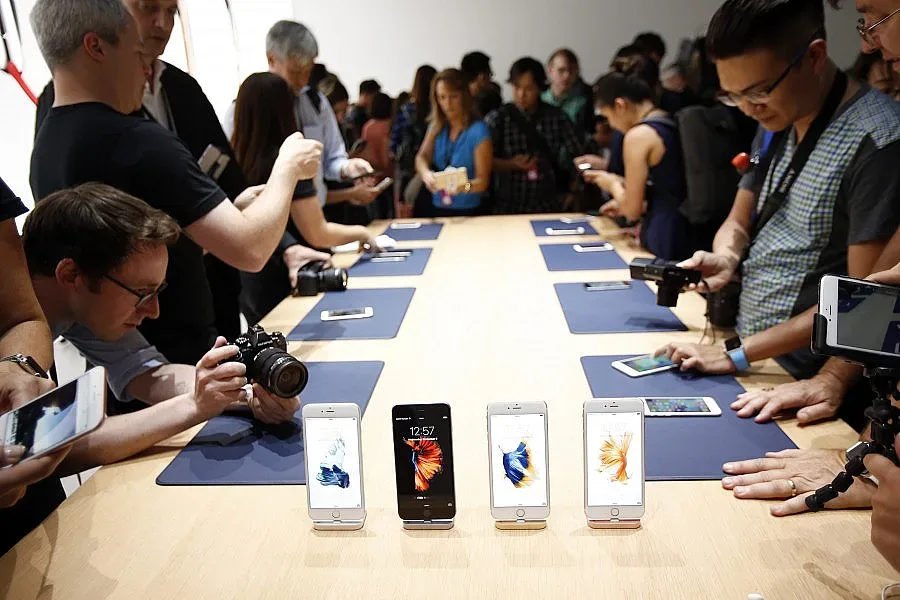 Apple чупи рекорд - 13 млн. продадени телефона за уикенд