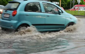 Отвориха наводнения път към граница с Турция