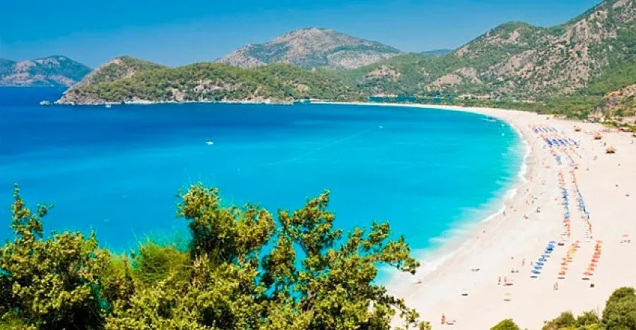 Рекорден брой български туристи в чужбина