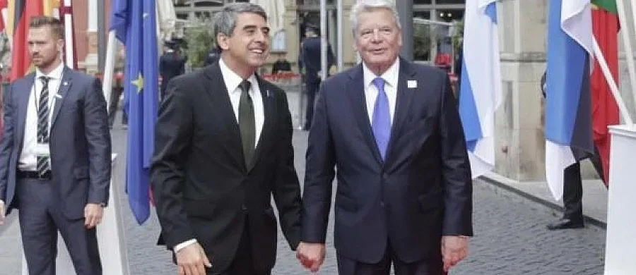 Летище "Враждебна" става "Левски"