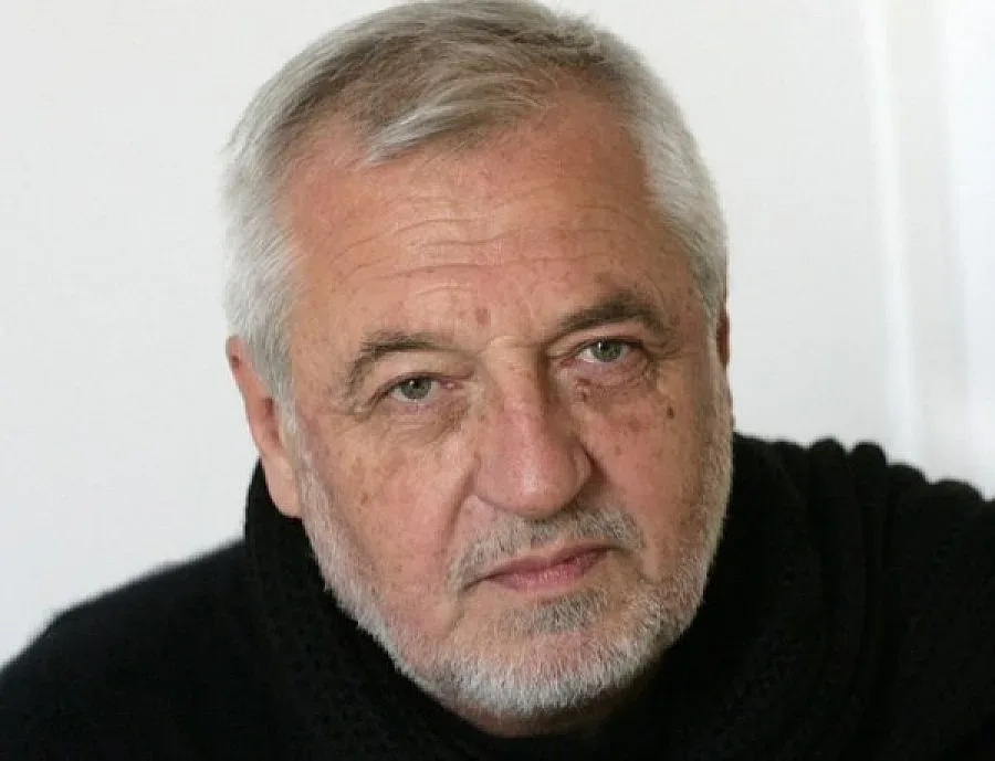 Храни куче да те лае