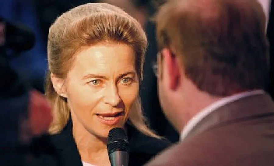 Обвиниха министърка в плагиатство