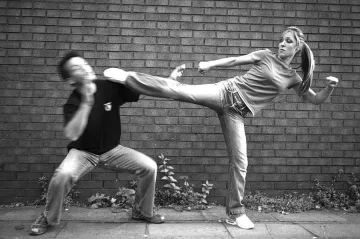 Да повалиш насилник за 3 секунди