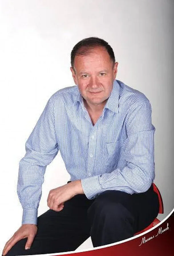 Михаил Миков задава въпроси на премиера във "Фейсбук"