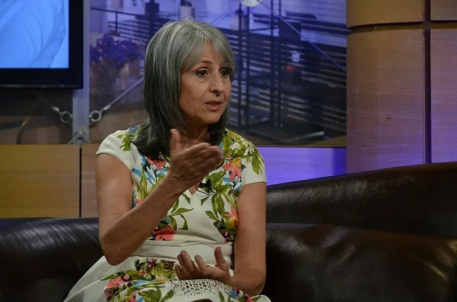 Попова: Не можем с пропаганда да газим конституцията