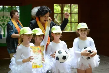 Министър Василева награди финалистите в националния екофестивал "Златна есен"