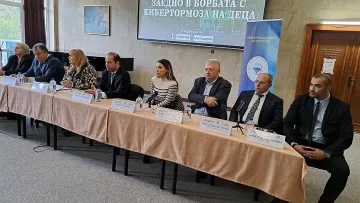 Училищата в Шумен с програма срещу тормоза в нета /ОБЗОР/
