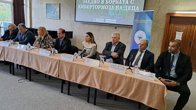 Училищата в Шумен с програма срещу тормоза в нета /ОБЗОР/