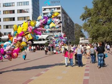 С военен ритуал и много концерти Добрич празнува