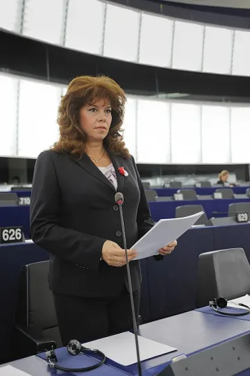 Не бива да ставаме буферна бежанска зона