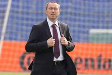 Мъри натиска за нов договор