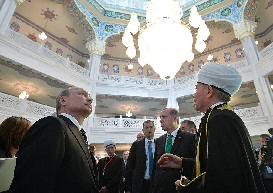 Путин и Ердоган откриха джамия №1 в Европа