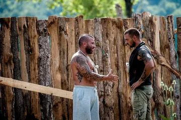 Бълхи налазиха "фермерите"