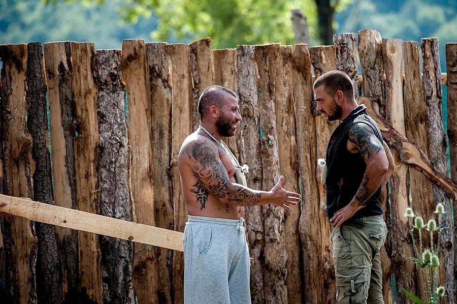 Бълхи налазиха "фермерите"