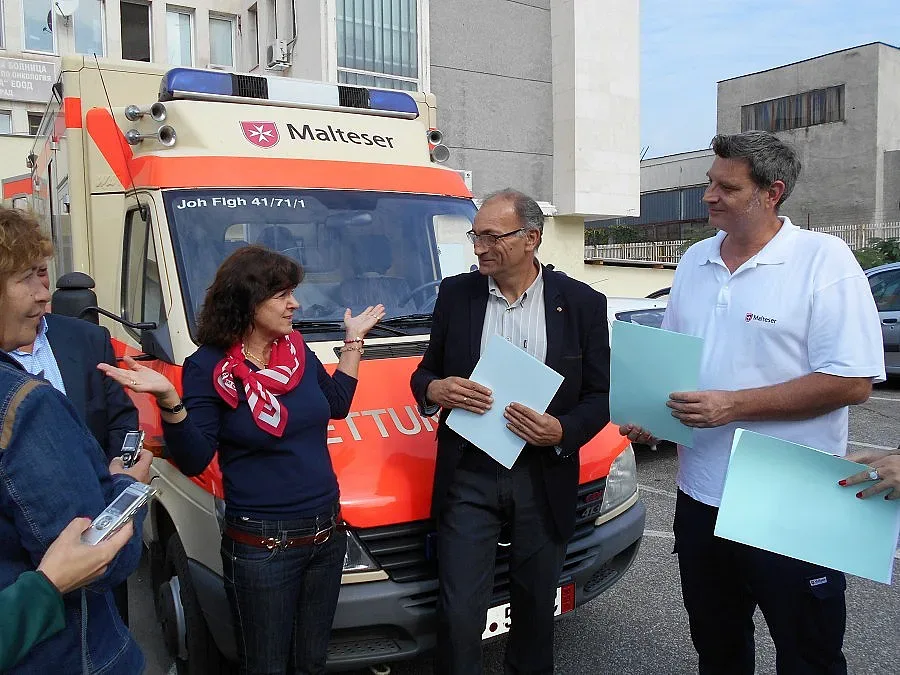 Баронеса дари линейка на онкоболница